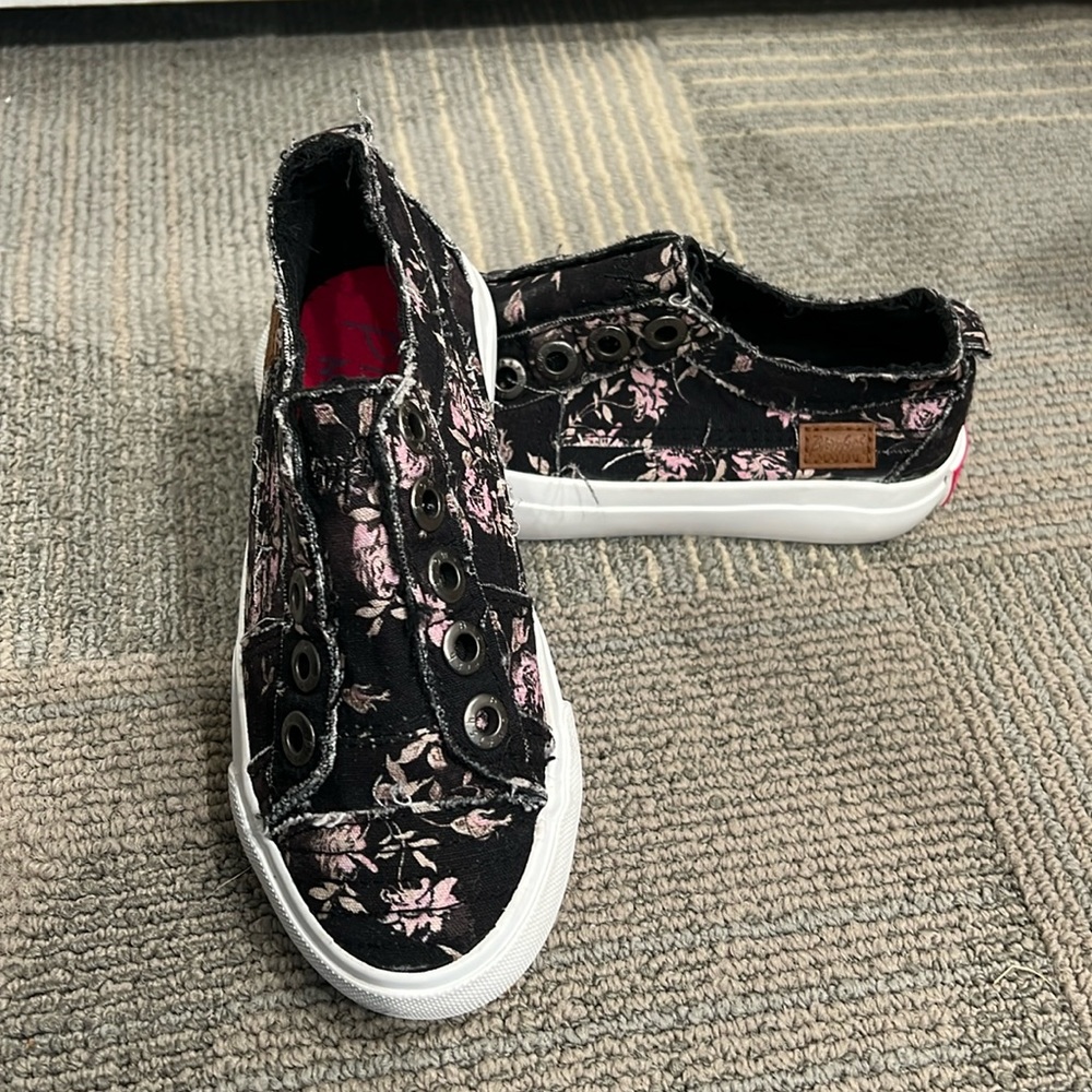 Girls slip on Tennis Shoes